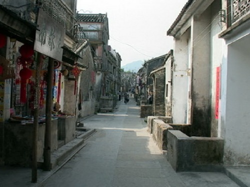 鹏城村