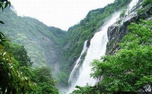 大鄣山卧龙谷风景区