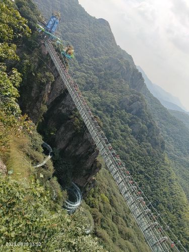 马仁奇峰-玻璃栈道