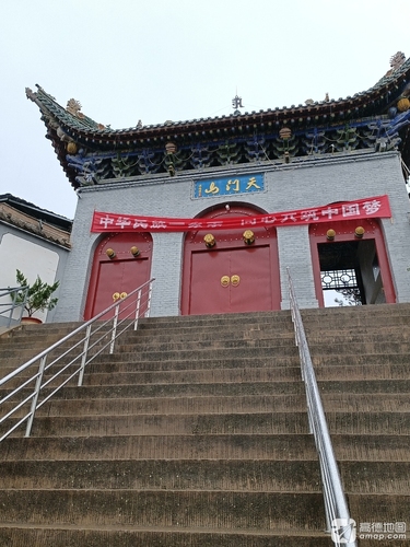 甘谷天门山报恩寺