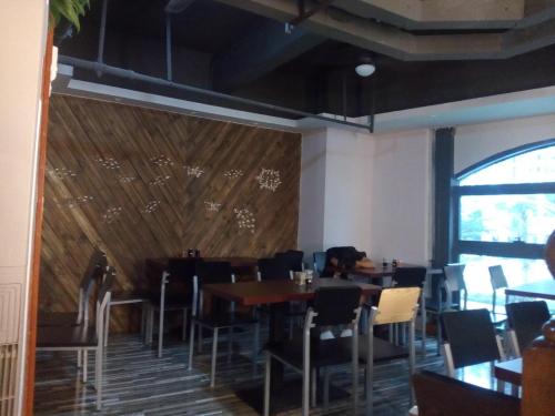 何记天机抱罗粉餐厅(海口观澜湖新城上东区店)