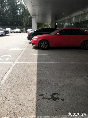 辽宁奥通汽车销售服务有限公司停车场的第2张图片的图片资料