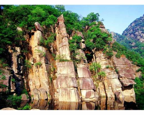 伏牛山[中国河南省西南部山脉]