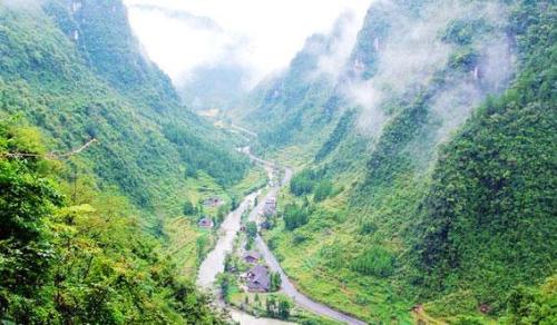五龙山[甘肃省崇信县山峰]