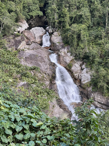 吊罗山水帘悬幕