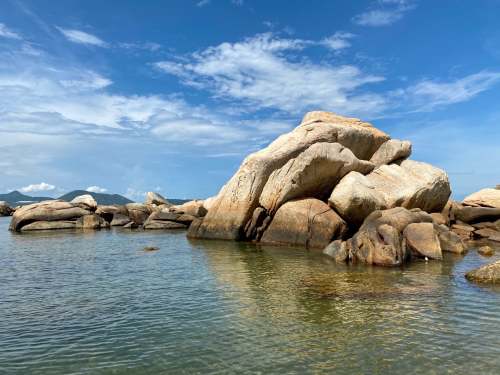 Rocky Bay Beach石澳后滩泳滩