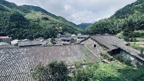 岩下石头村景区