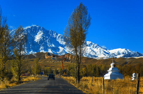 祁连山雪景