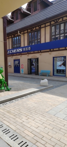 海花岛奥特莱斯Crocs