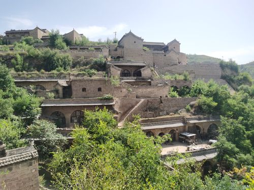 碛口李家山村景区