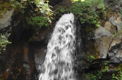龙湾群国家森林公园-吊水壶瀑布