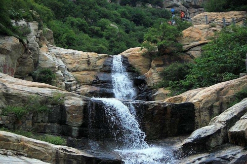 中国嵩山卢崖瀑布风景区