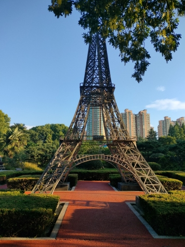 儿童公园-埃菲尔铁塔