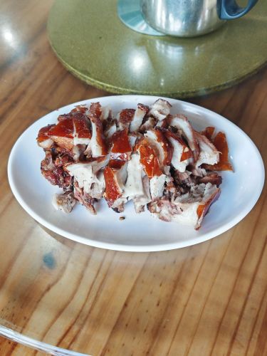 金玉乳猪分店(风情镇店)