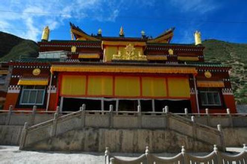 德尔隆寺