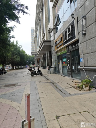 鹏源烟酒茶行(商业中心店)