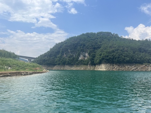 长潭岗峡谷河湖游度假区(长潭岗码头)