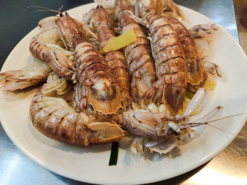 三姐妹海鲜坊B栋1排3号火车头万人海鲜广场(火车头分店)