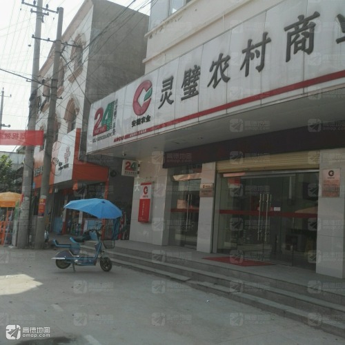 时尚潮流背后的女装批发风云