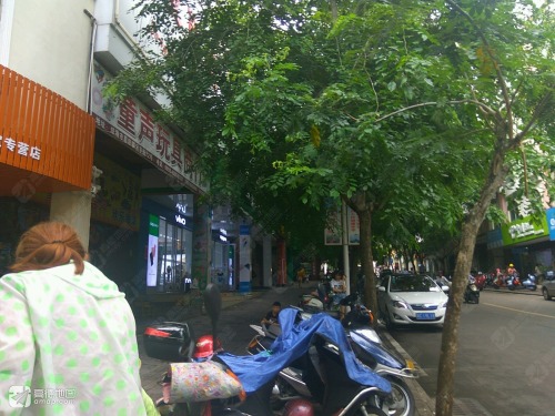童声玩具商行(隆发商城店)