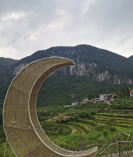 月光岩溯溪攀岩旅游风景区