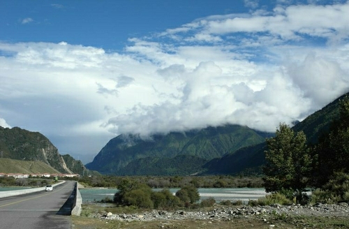 松赞干布出生地