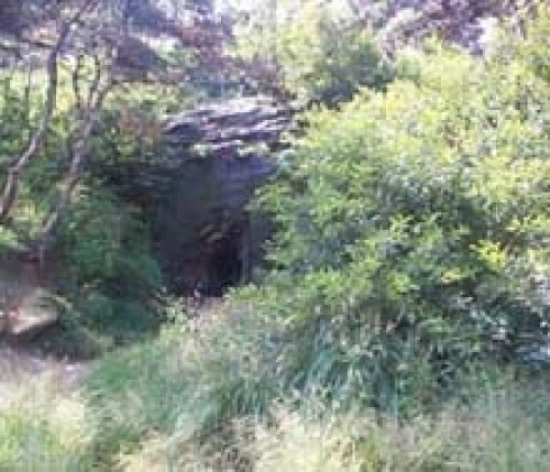 大伊山石棺墓