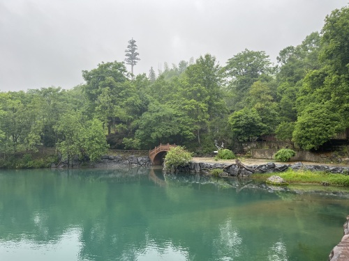 崇阳县青山大泉洞风景区