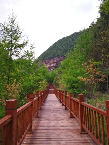 麦积山风景名胜区仙人崖景区