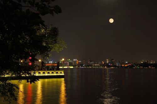 平湖秋月观景点