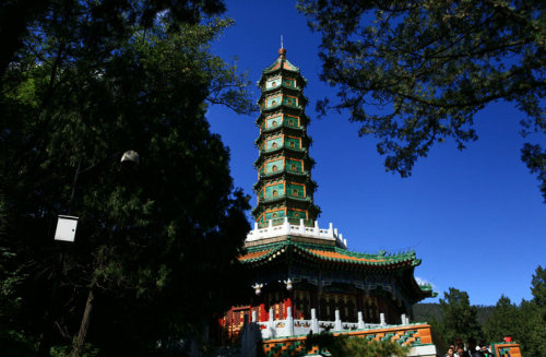 香山公园-琉璃塔