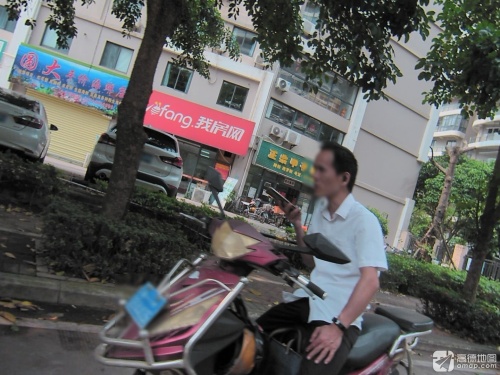 圆大平价海鲜店(绿地海长流店)