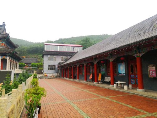 九鼎龙泉寺