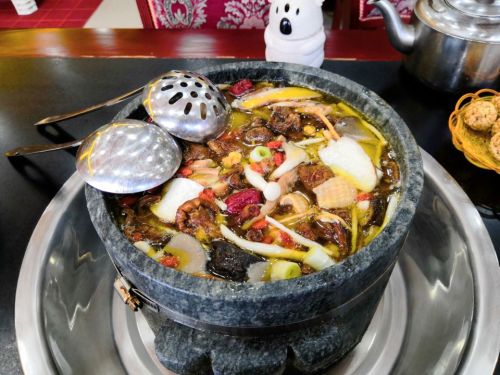 鲁朗石锅城·松茸石锅鸡 - 林芝市巴宜区 - 餐饮服务;中餐厅;火锅店 | 地址营业时间 | Amap