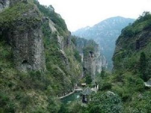 灵岩风景区