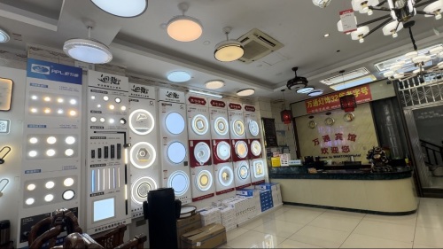 万通灯饰城工程部(万通宾馆店)