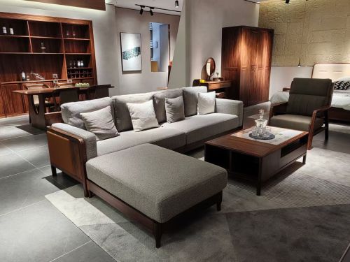 龙桥铭典家具(商业东街店)