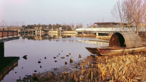 披烟园中水湿地公园