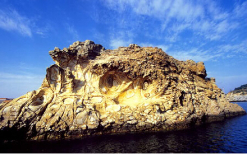 花斑彩石旅游风景区