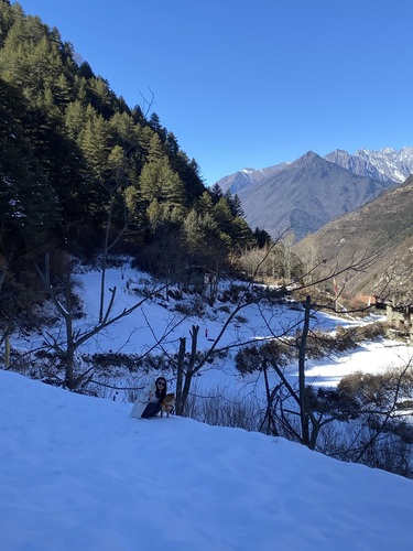 胆扎木沟红山旅游风景区