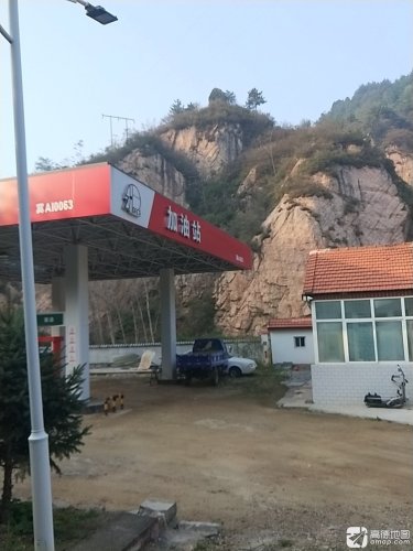 合河口加油站