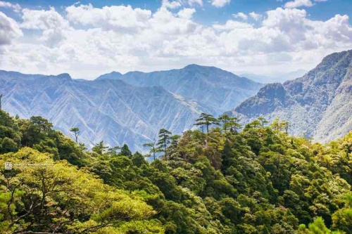 龙泉山景区-龙泉大峡谷