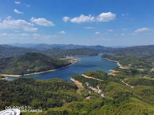 屋脊山风景区