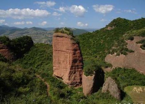 五龙山[甘肃省崇信县山峰]
