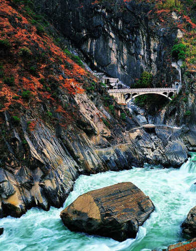 香格里拉虎跳峡景区