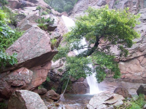 飞龙瀑[安徽黄山飞龙瀑]