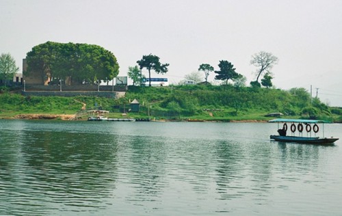 鲍冲湖风景区