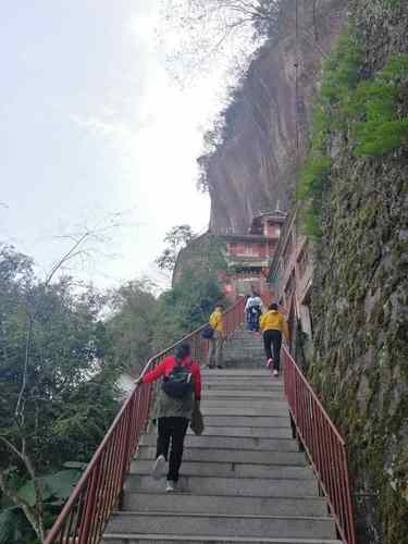 百丈岩风景区