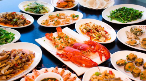 三姐妹海鲜坊B栋1排3号火车头万人海鲜广场(火车头分店)