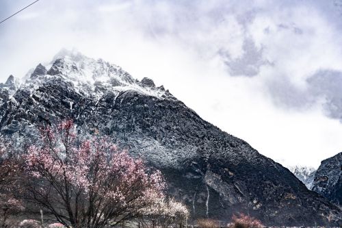 盔甲山